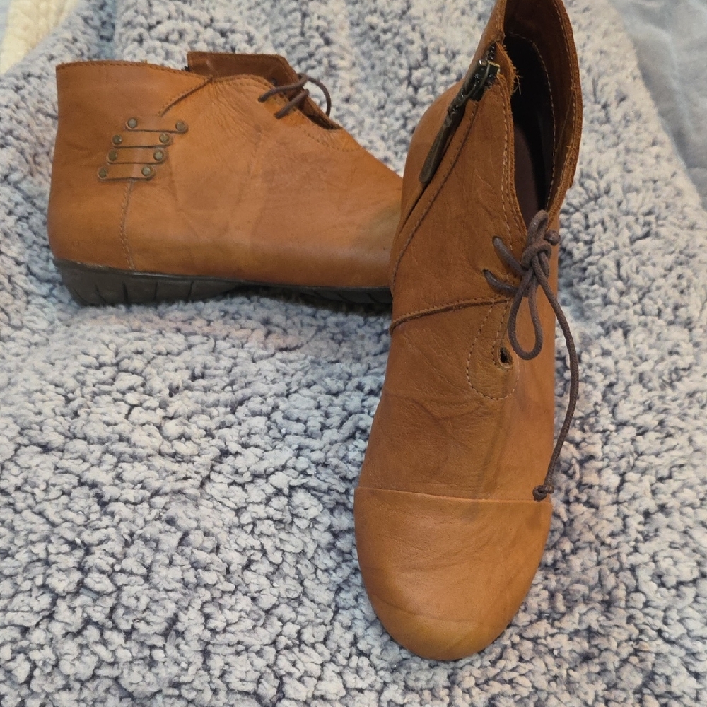 Sergio Tomani Women's Casual Brown Leather Ankle Boots - Laceand With A Zipper